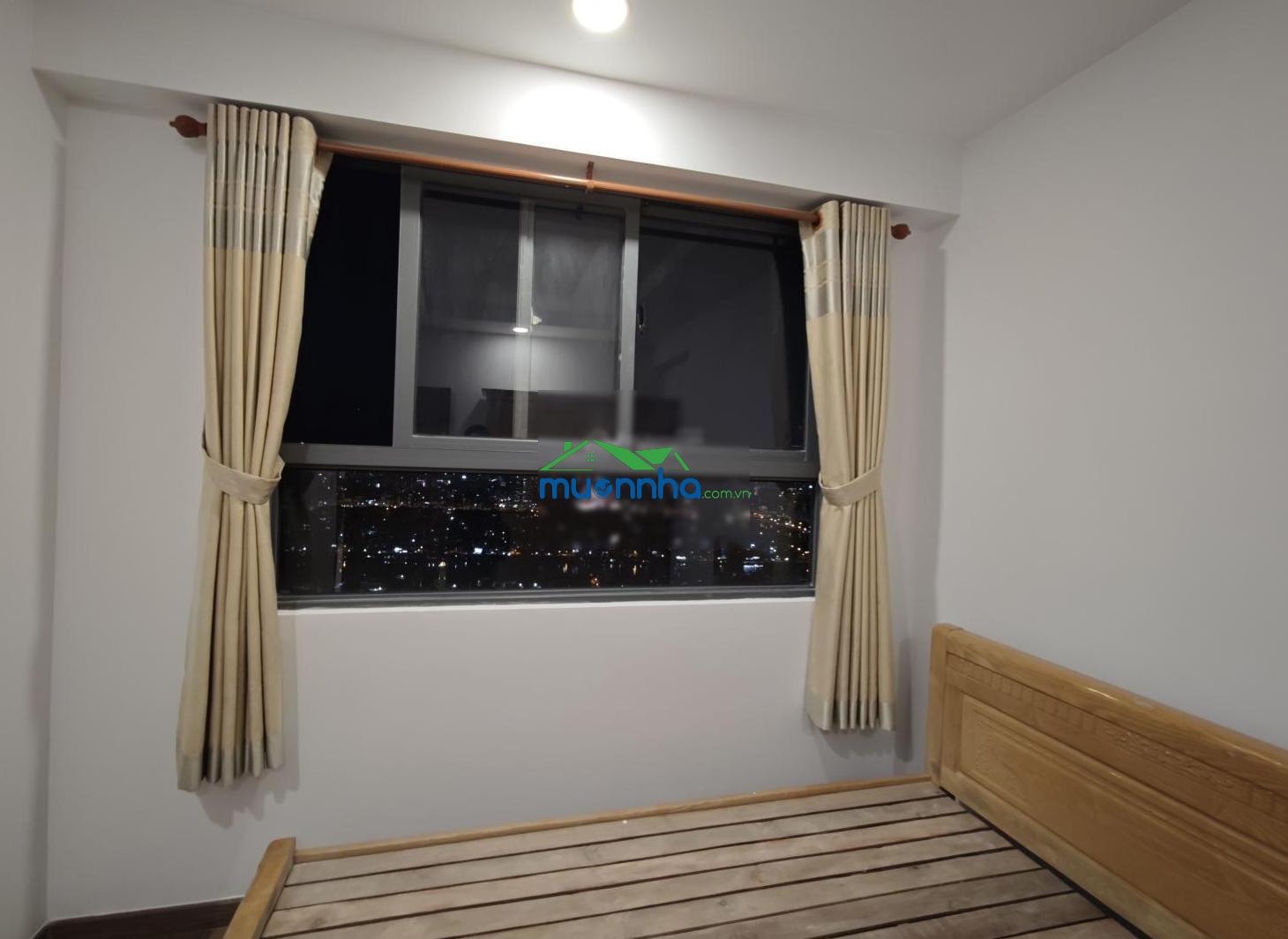 Cho thuê căn 3 phòng ngủ 2 ban công view siêu đẹp có sẵn nội thất cơ bản the pegasuite 1