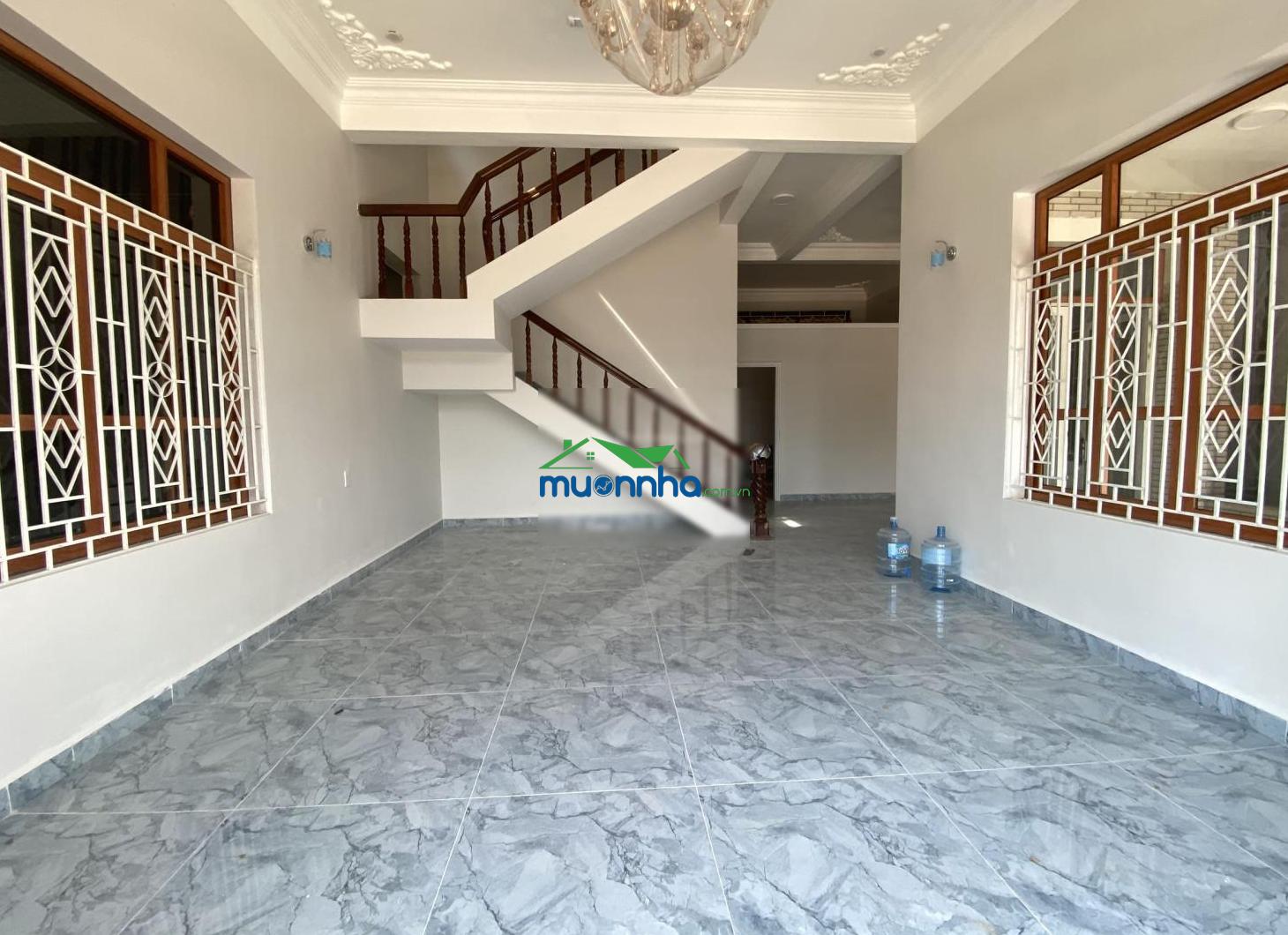 Cho thuê nhà mt đlbd phú lợi - 3 tầng 360m2 (thuê lẻ từ 4tr - nguyên căn 32tr)