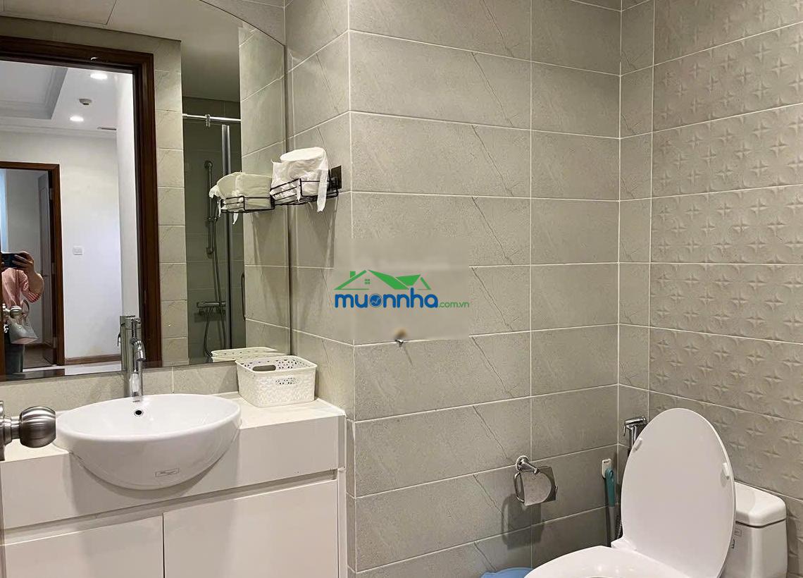 Mình cần cho thuê gấp 2pn diện tích lớn 80m2, giá chỉ 23 tr/tháng tại vinhomes central park