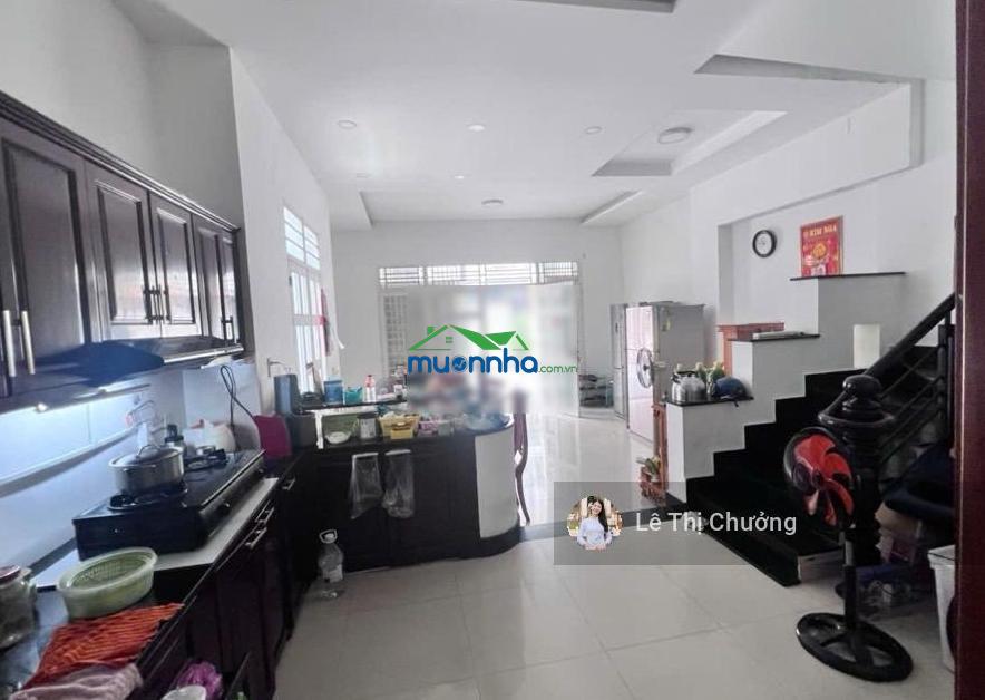 Bán nhà quận 7, 4 tầng 155m2, 80 triệu/m2, đường 14m, ngang 8m dài 20m, vỉa hè 2 bên 3m, sát vincom