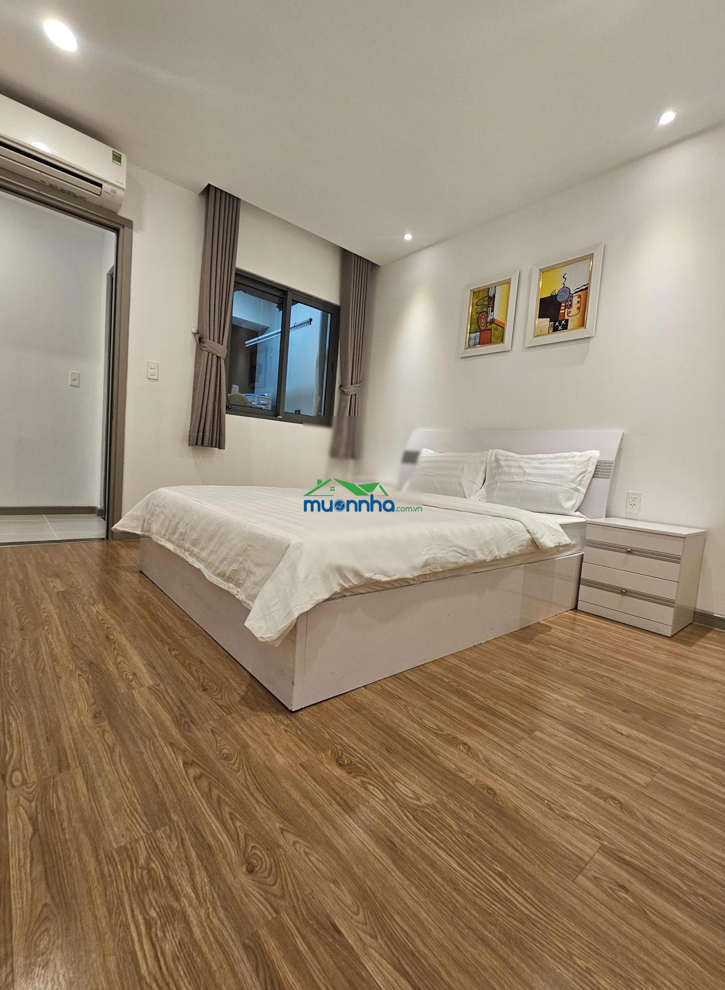 Bán căn hộ 2 phòng ngủ 2 wc the gold view q4 nội thất cơ bản giá 4 tỷ 9 view nội khu lh: 0902 610 ***