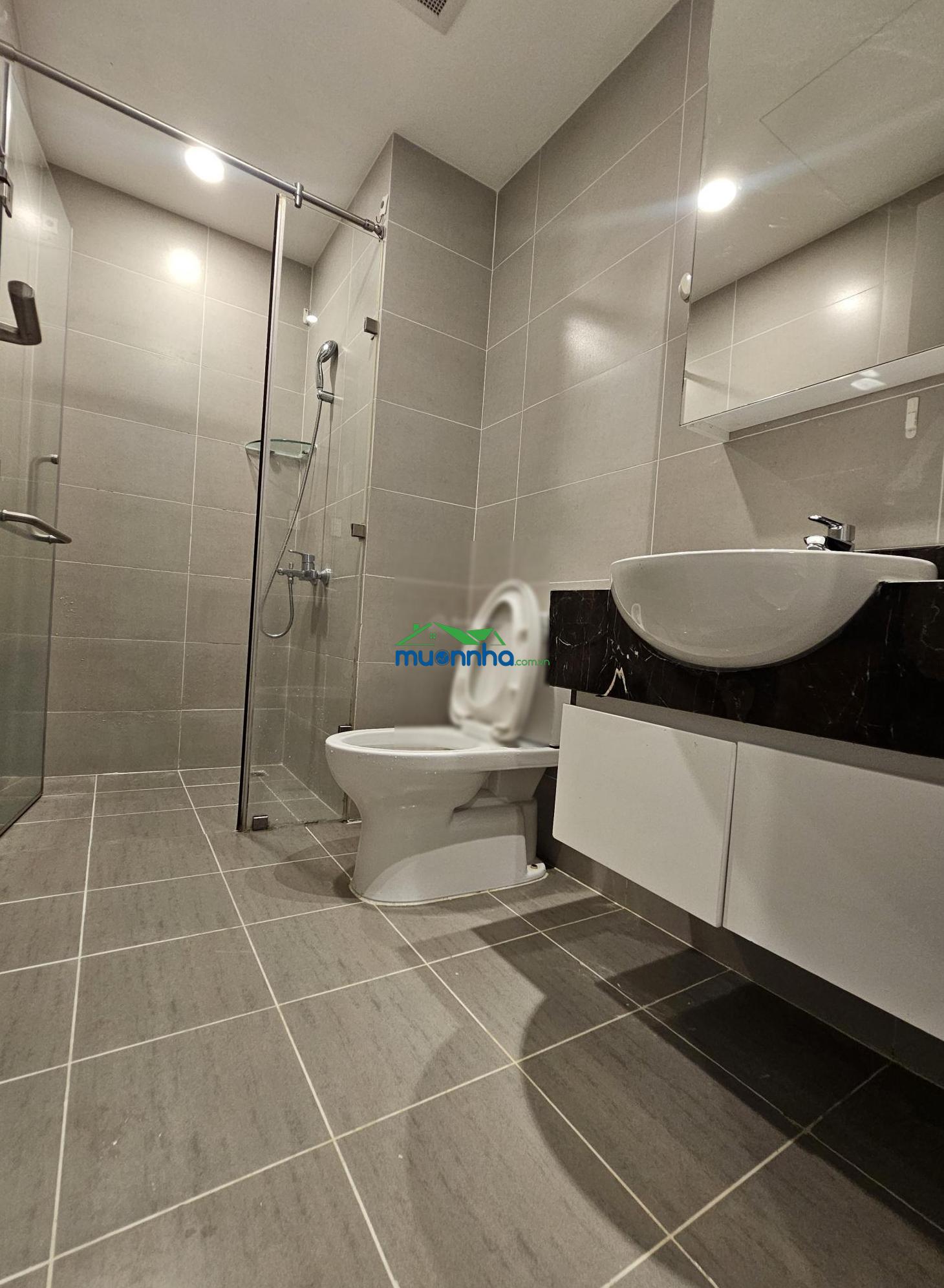Bán căn hộ 2 phòng ngủ 2 wc the gold view q4 nội thất cơ bản giá 5 tỷ view nội khu lh: 0902 610 ***