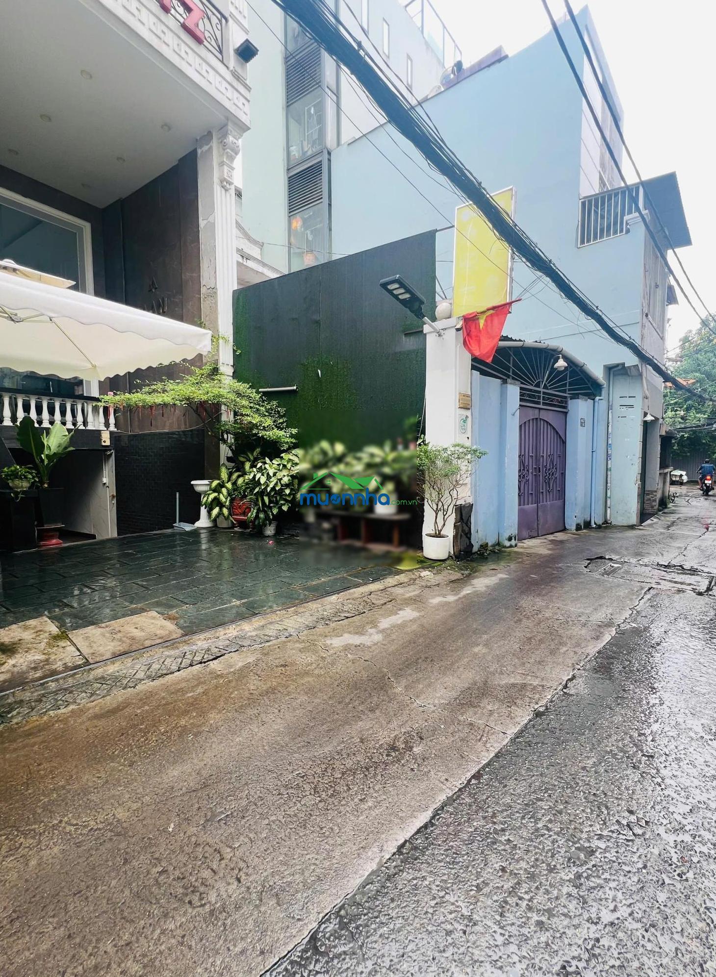 Bán nhà phú nhuận siêu vị trí, cách mặt tiền 30m, 154m2, chỉ 113 triệu/m2 xây hầm, 5 tầng, 17,5 tỷ