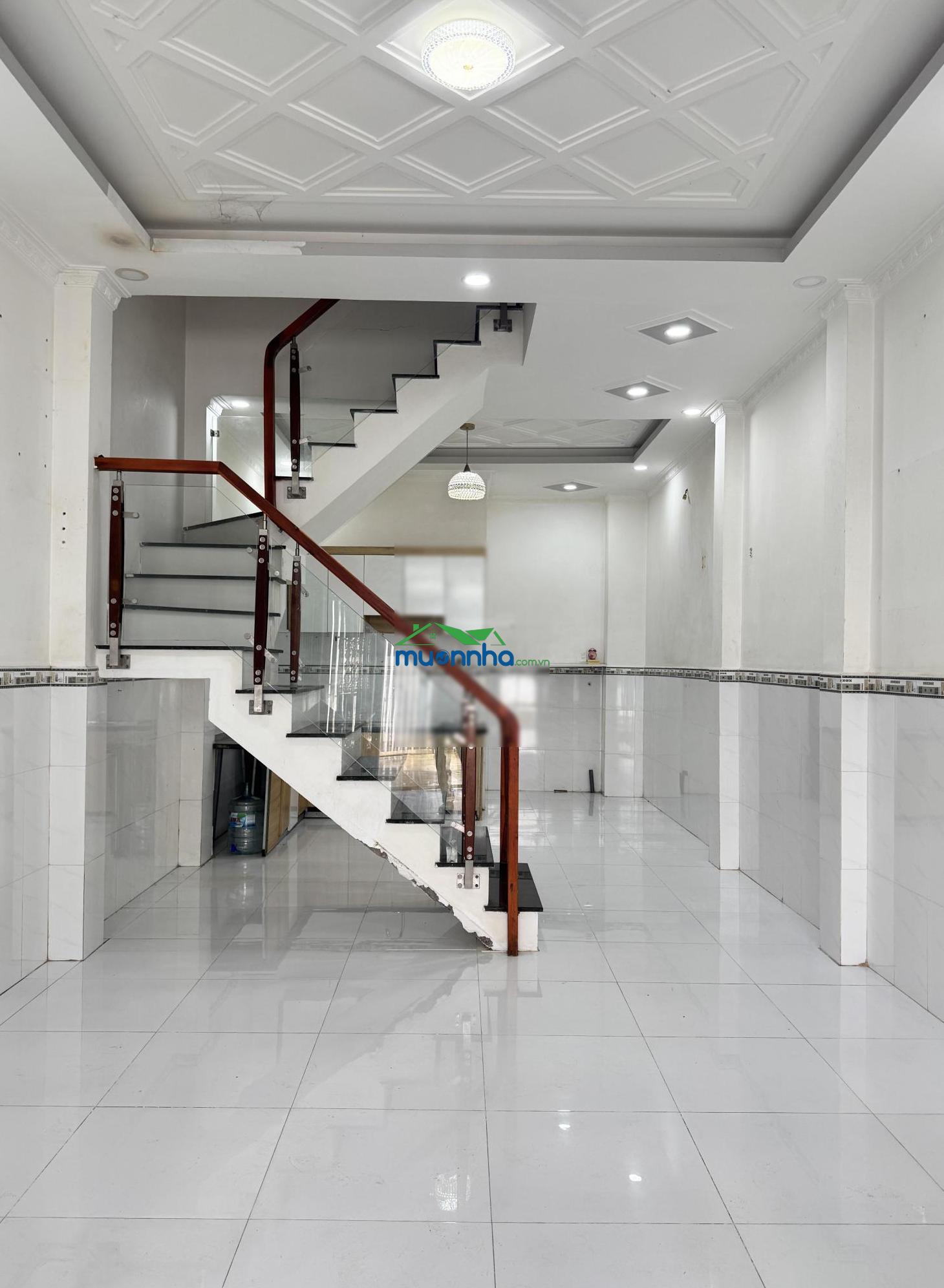 Bán nhà sổ hồng riêng hỗ trợ vay ngân hàng mặt tiền hẻm 4m