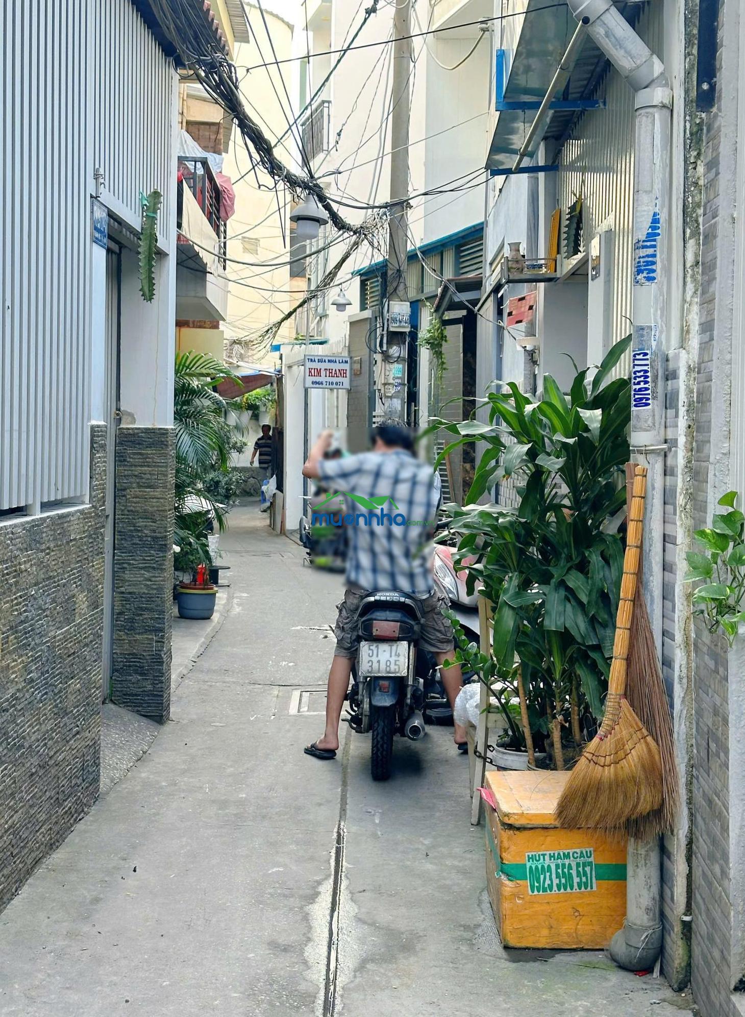 Bán nhà đường khánh hội 4pn3wc 68m2 đất ngay trung tâm quận 1. lh 0939 513 ***