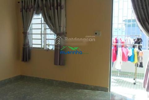 Sát bên đầm sen! dt: (4x14)m. nhà 2 tấm hẻm 4m lạc long quân p.3. giá: 5,2 tỷ (tl)