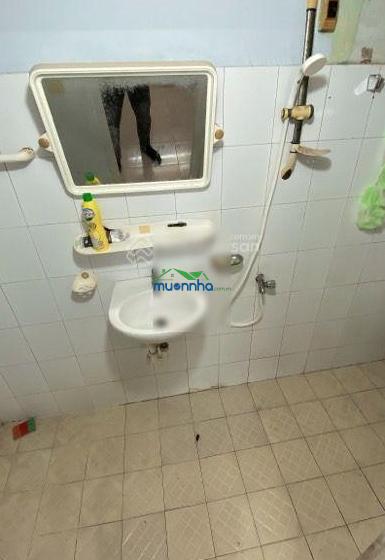 Nhà bán hẻm 4m đường phan văn trị , q5 , dtcn 45m2, 2 tầng , gía 8 ,8 tỷ. - 3