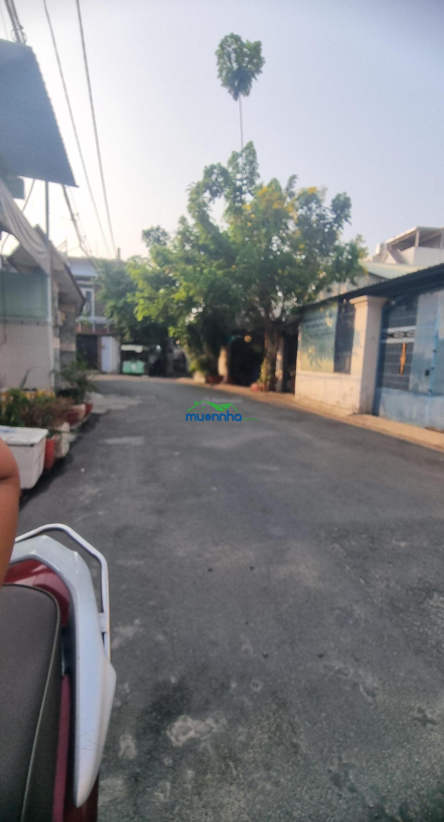 Bán nhà 2 tầng phạm văn bạch, 8x17m, chỉ hơn 11 tỷ, hẻm thông nguyễn sỹ sách, metro 2, chợ tân trụ
