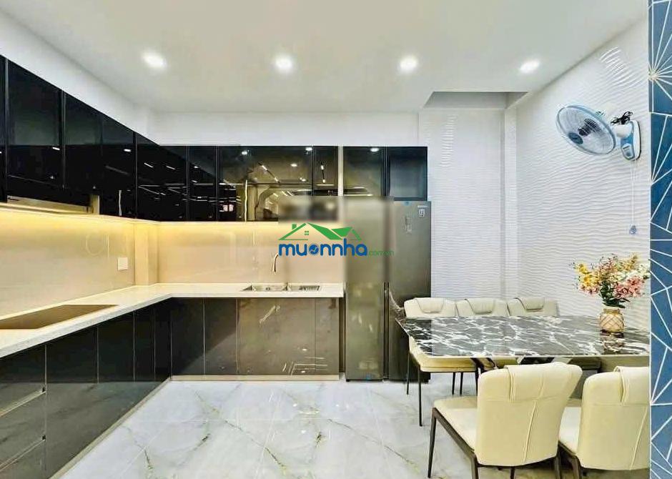 Chính chủ bán căn 63m² quang trung, xây 1 trệt 3 lầu hẻm oto. giá 5 tỷ 100, sổ riêng. gần ubnd