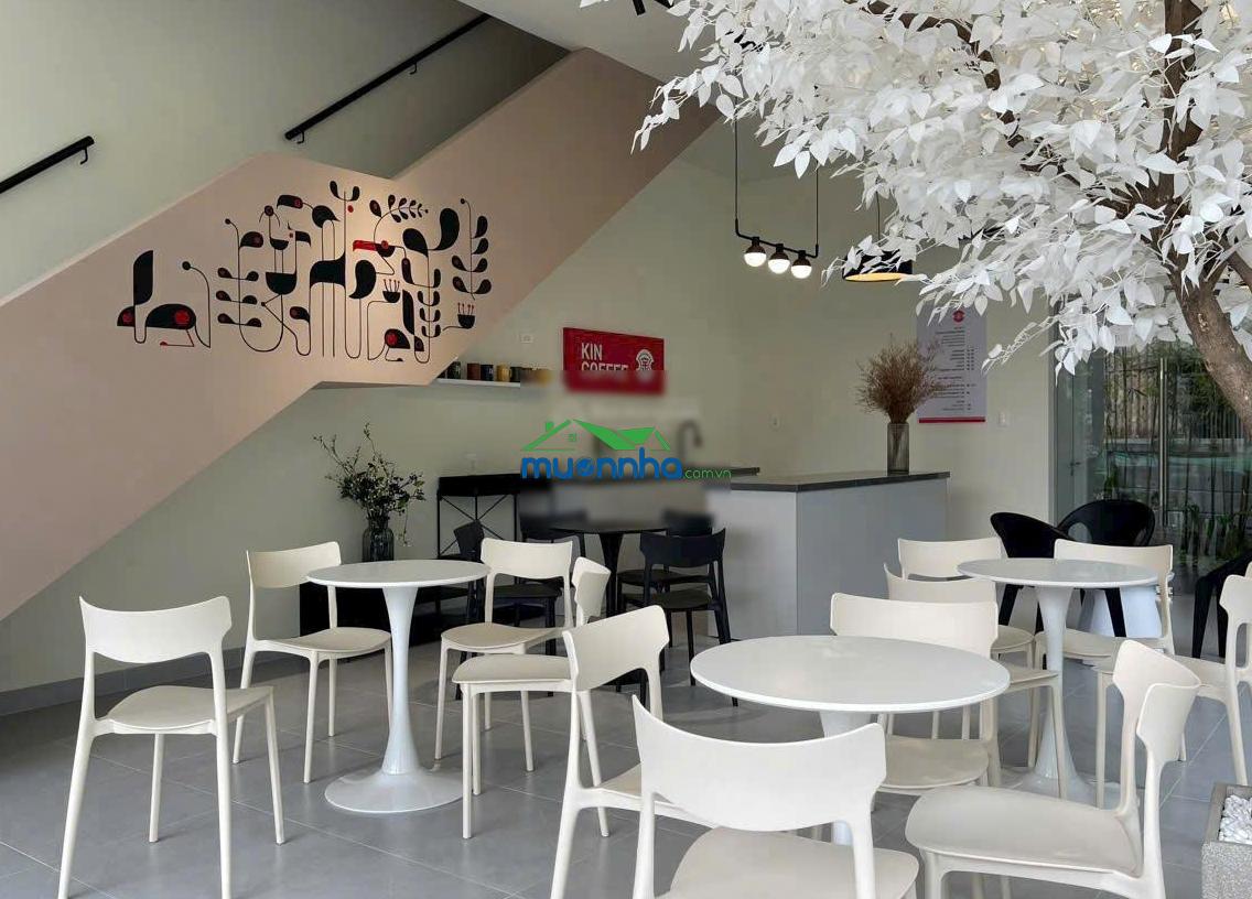 Cho thuê căn góc 2 tầng - đã setup sẵn cafe sân vườn 12tr/tháng. vừa ở, vừa bán cafe thuận lợi