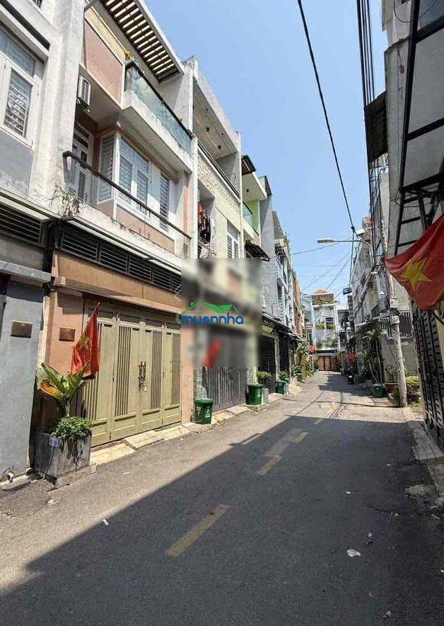 Sát mặt tiền ql13 - kdc an ninh - nội khu vip - nhà 3 tầng full nội thất - 2