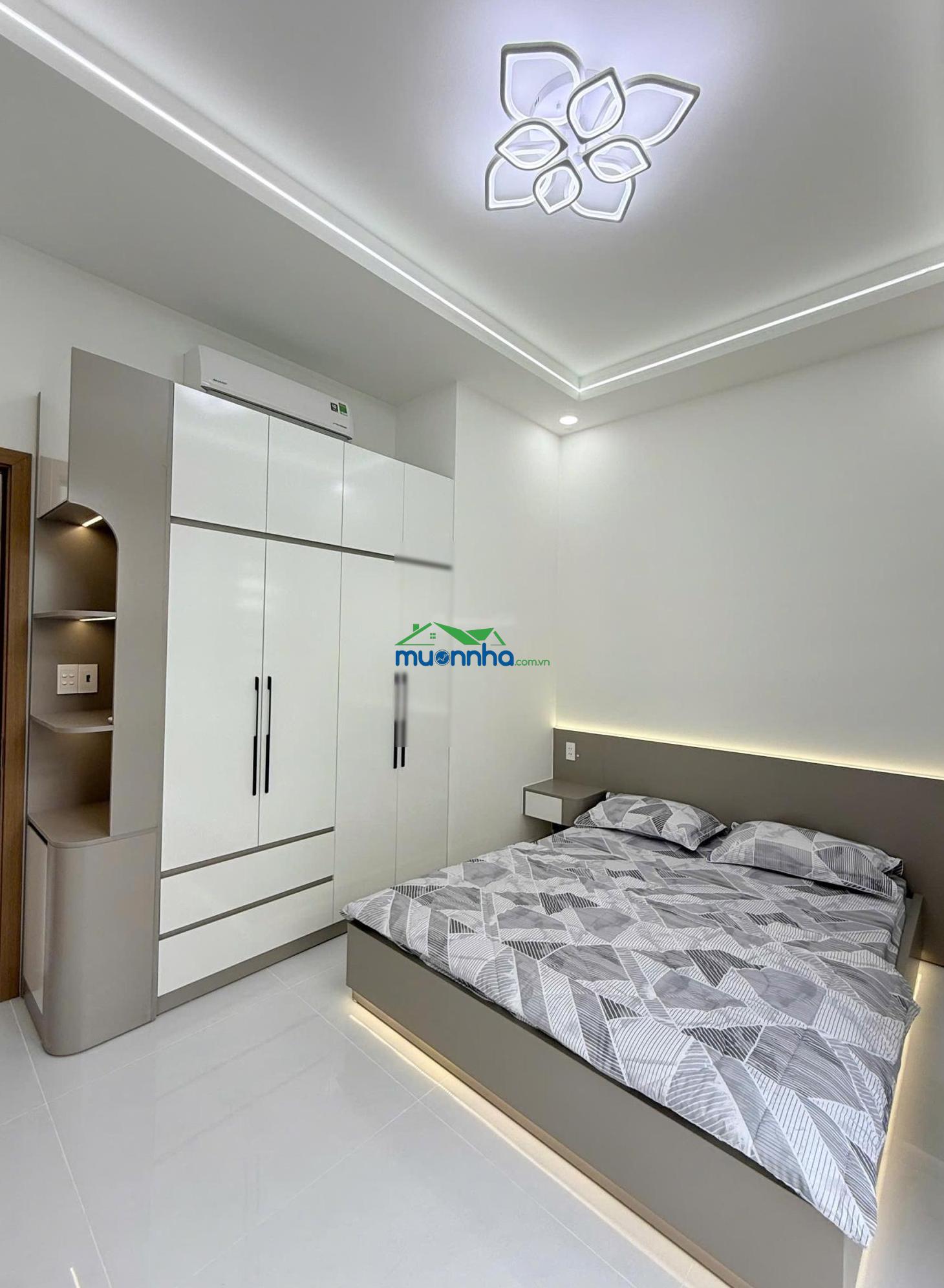 Nhà đẹp 4x10m 1 trệt 1 lầu 3pn 2wc full nội thất cao cấp - sát đầm sen