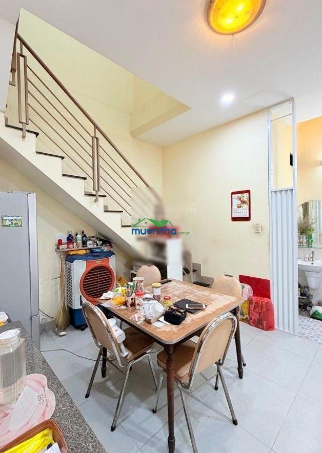 Hẻm 4m gần mặt tiền - nhà 2 tầng có 3pn - thích hợp cho hộ gđ, cho thuê - 51.5m2 - chỉ 7,8 tỷ - 3