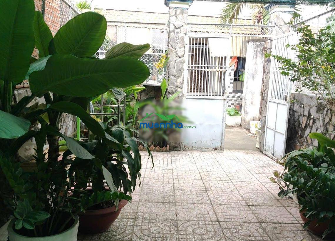Bán nhà hxh 3tỷ3, 4*20m, đường phan văn hớn
