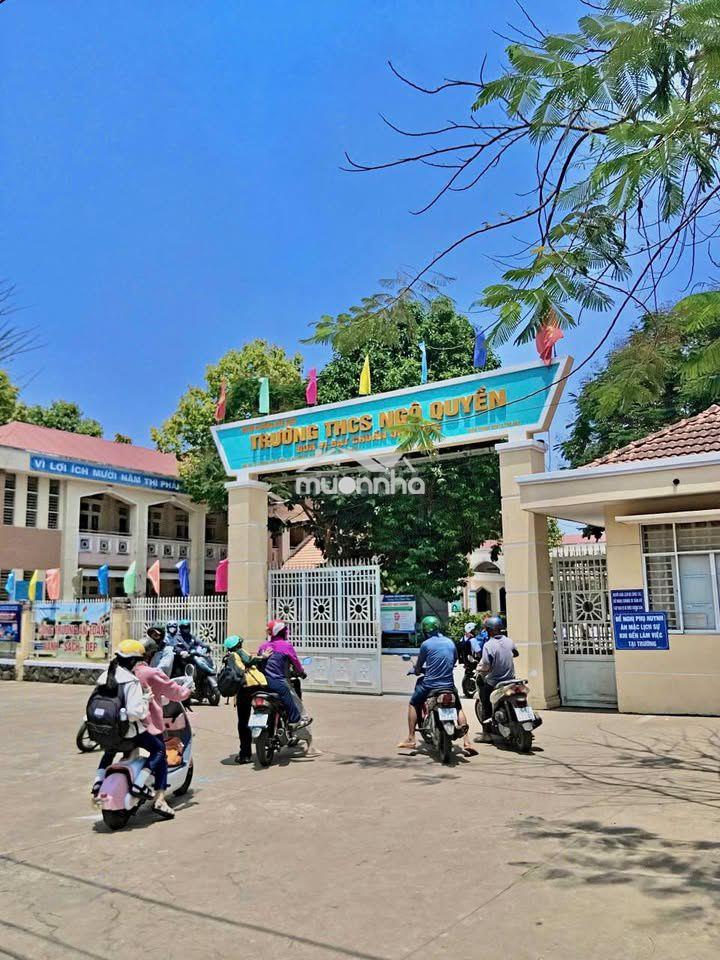 Độc bản 1 lô - mặt tiền, xây dãy trọ - nhìn sang tiểu học ngô quyền