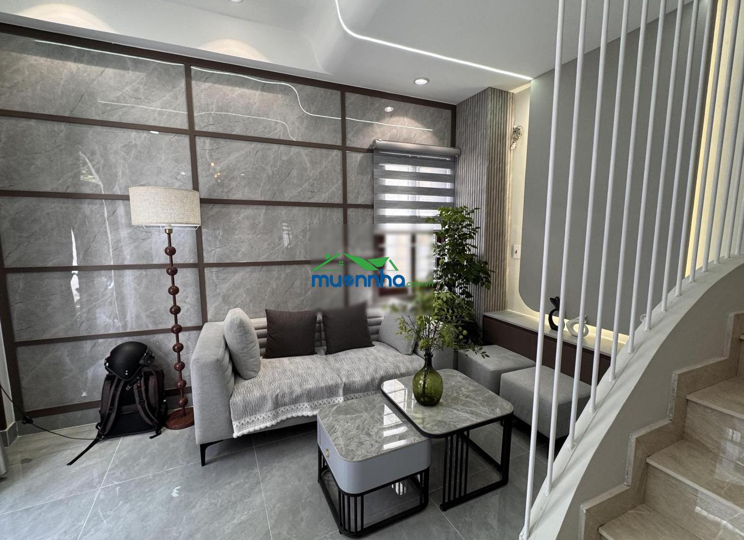 Nhà phố 2 lầu, full nội thất, góc 2 mặt tiền thoáng mát, hẻm xe hơi đổ cửa đường lê văn duyệt