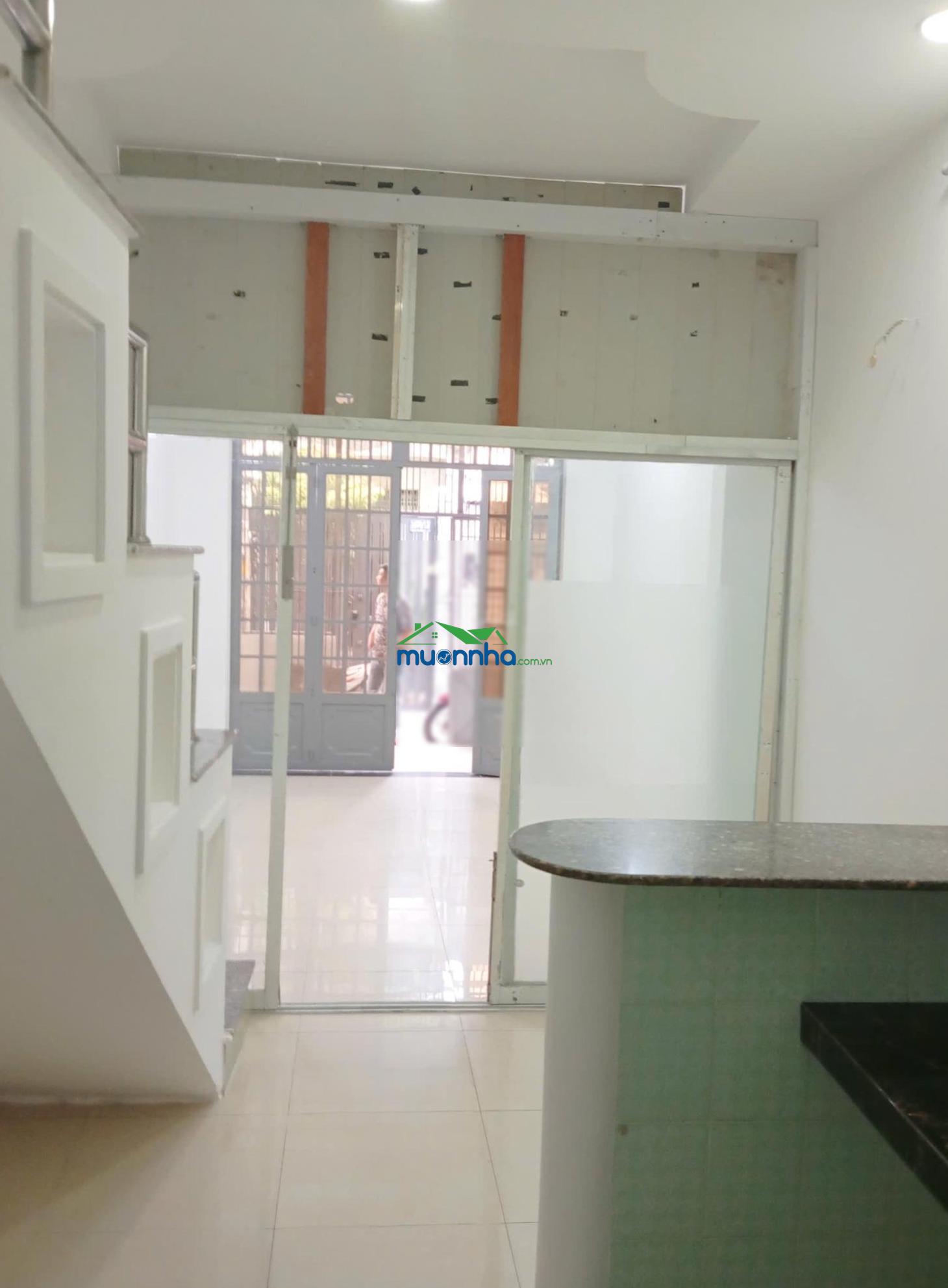 Nhà đẹp ở ngay vị trí đắt địa - chi cục thuế q8 - dt 42m2 ngang 3,7m, chỉ 3,2tỷ