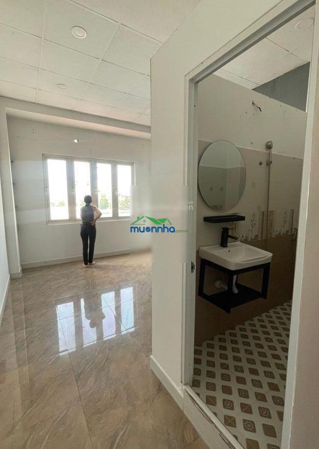 Bán nhà tân hưng - dt: 4m x 19m - 3 tầng 4 pn - có sân đỗ xe - dọn vào ở ngay - chỉ 6.9 tỷ - 4