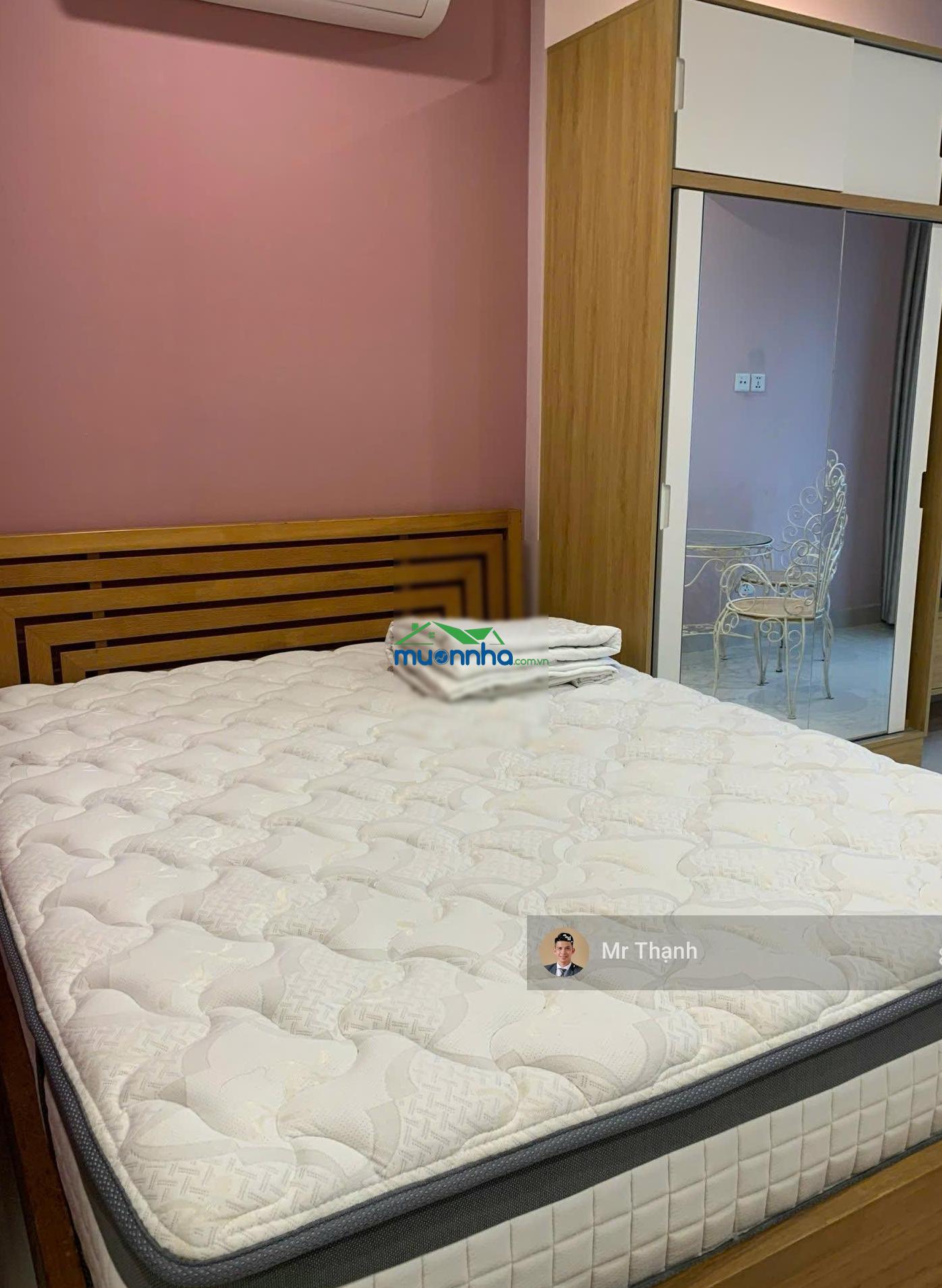 Bán căn studio full nội thất, dt 30m2, đang có hđ thuê, sổ đỏ giá 1,75 tỷ công chứng trong ngày
