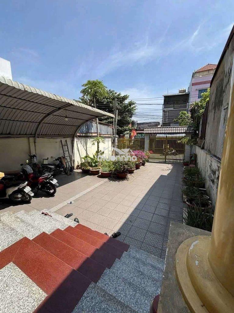 Cho thuê nhà 240m gần chợ dĩ an 1