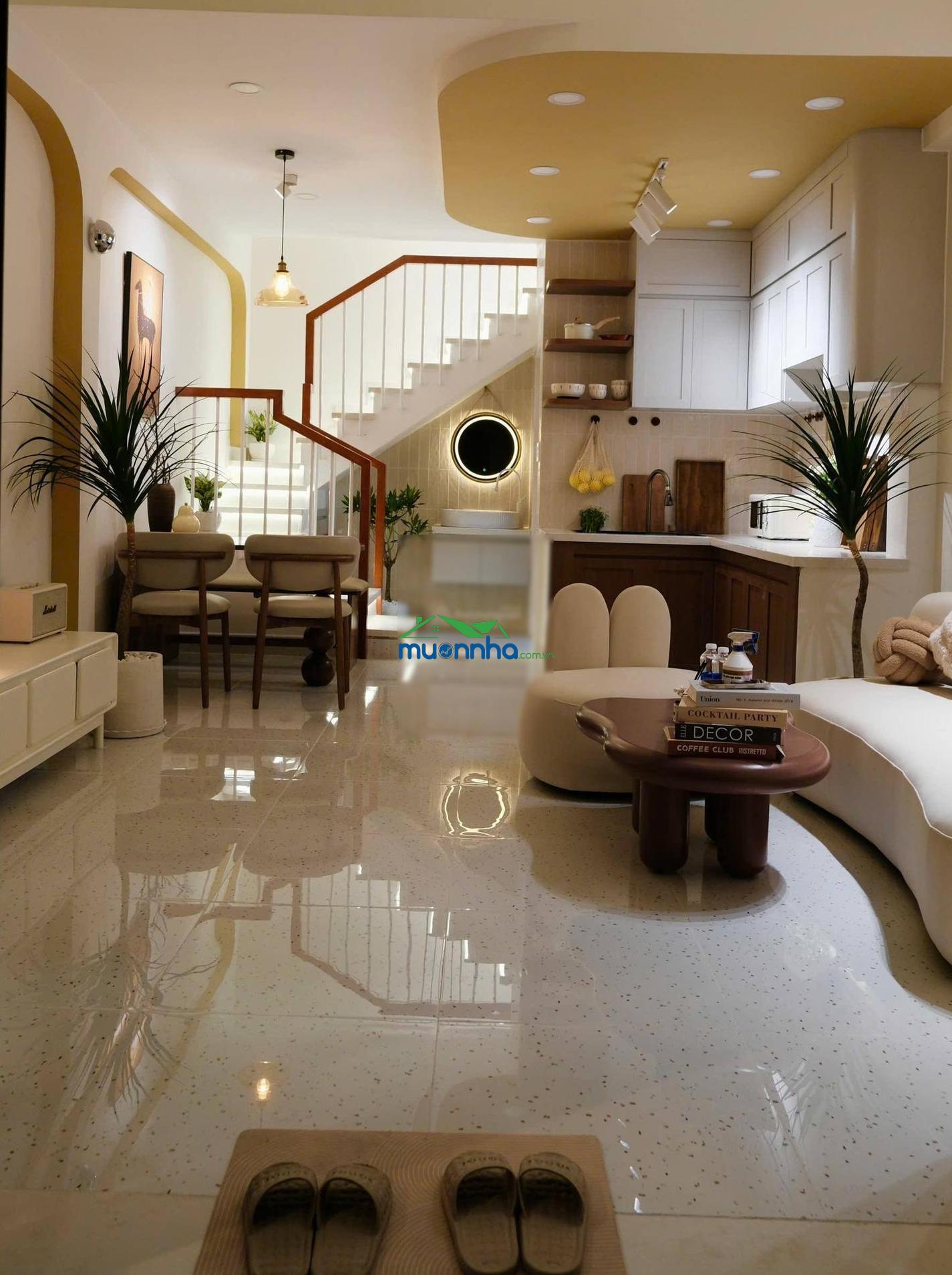 Cơ hội hiếm nhà rẻ nhất thị trường ngay nguyễn gia trí, q.bình thạnh 2tỷ640 64m2. shr hẻm xe hơi