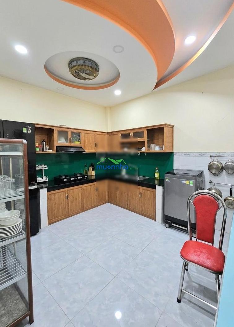 Bán gấp nhà 1 trệt 1 lầu 4,5m x 13m. ô tô ngủ trong nhà. giá 5 tỷ 2