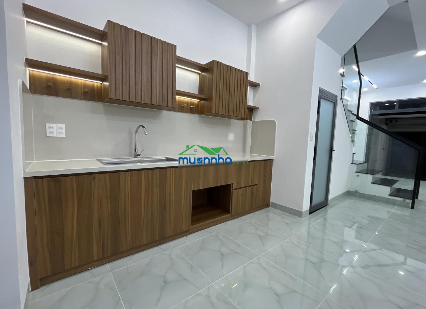 Nhà xây mới hoàn toàn, chính chủ, có thể vào ở ngay, đóng cọc 1 tháng