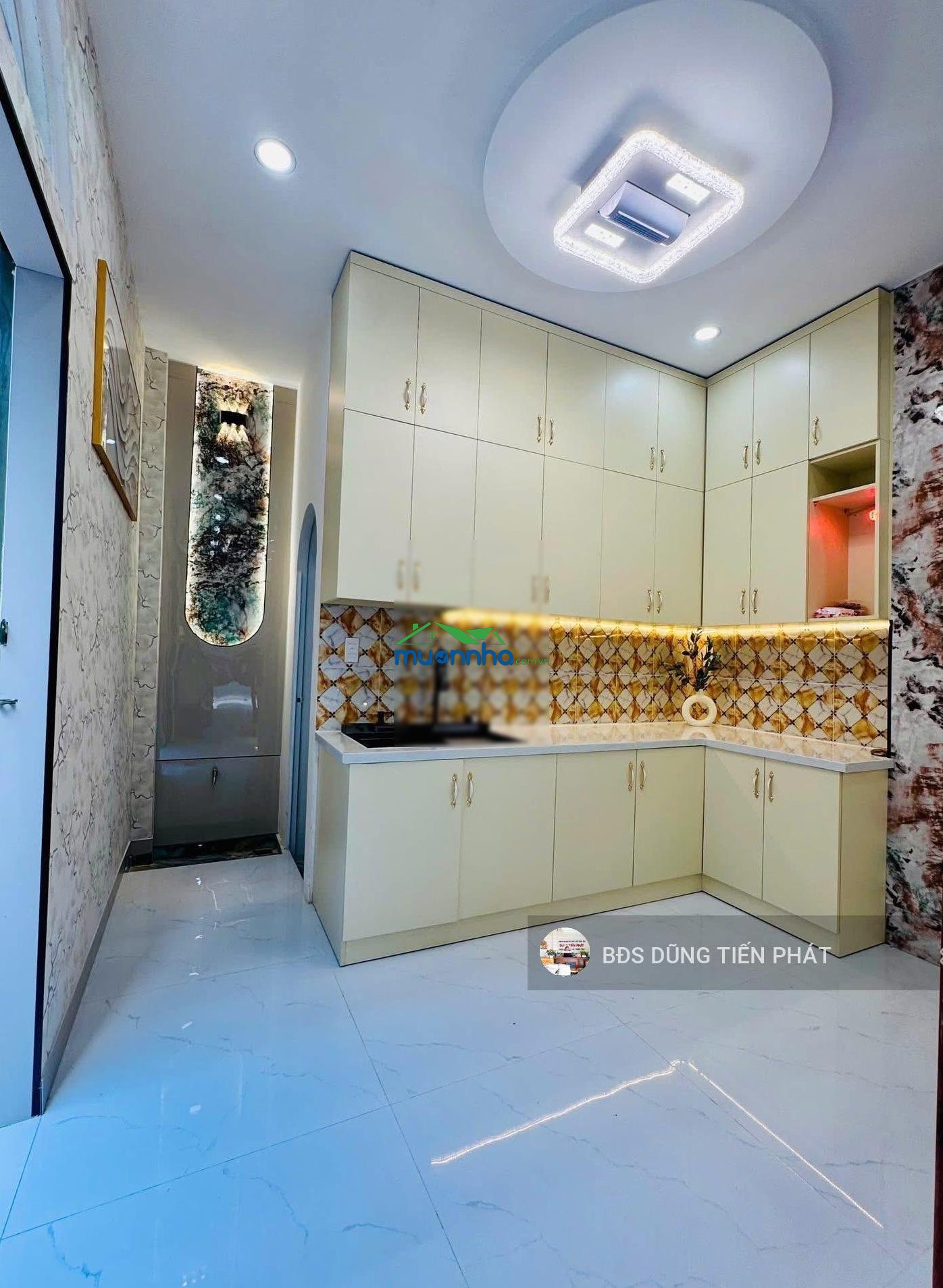 2 lầu đúc nhà mới đẹp âu dương lân 4 phòng ngủ