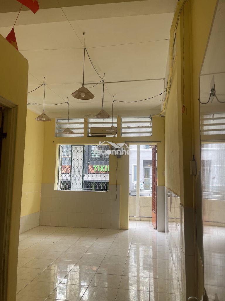Cần cho thuê phòng q1,  giá rẻ