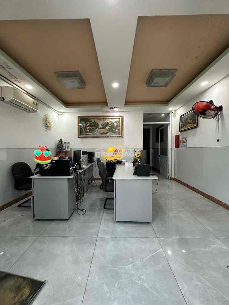 Nhà mới 2 tầng - phan huy ích p12 - sát emart - hẻm xe hơi - 4.5x13