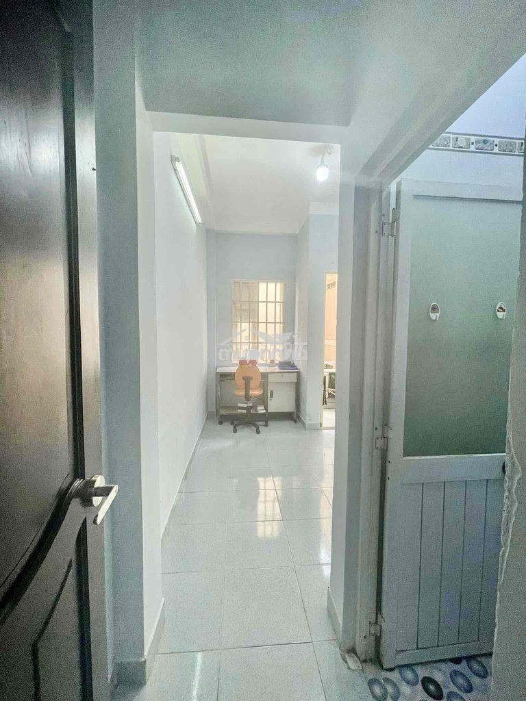 Cho thuê phòng máy lạnh,ban công,cửa sổ