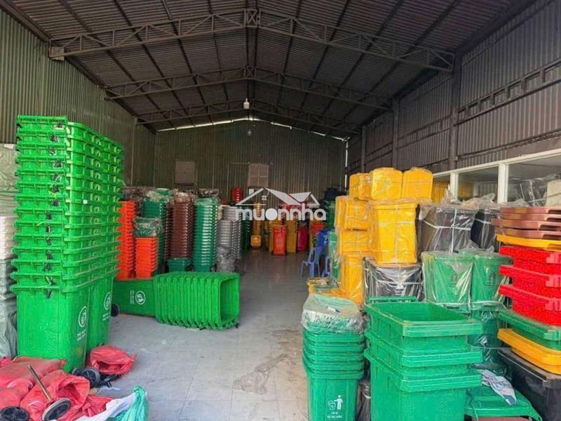 Xưởng kho chứa hàng 10x20 tróng suốt
