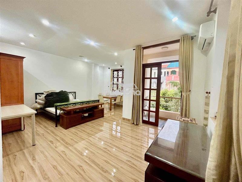 Phòng rộng 60m2 có ban công giá 7tr5 phạm thị tánh kế parc mall q8