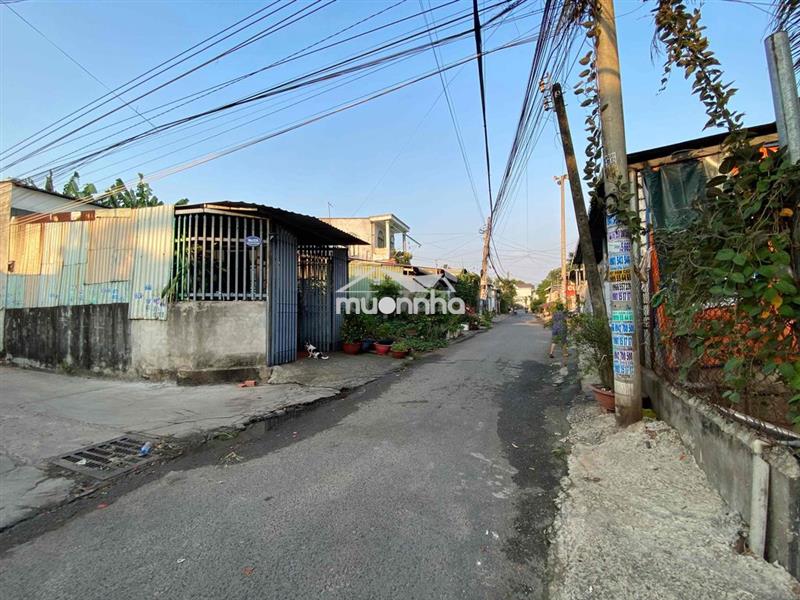 Ki-ốt 50m2 có sân