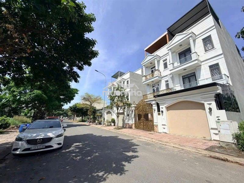 Khu compound khép kín - vỉa hẻ trước nhà 3 mét - hàng lang thoát hiểm