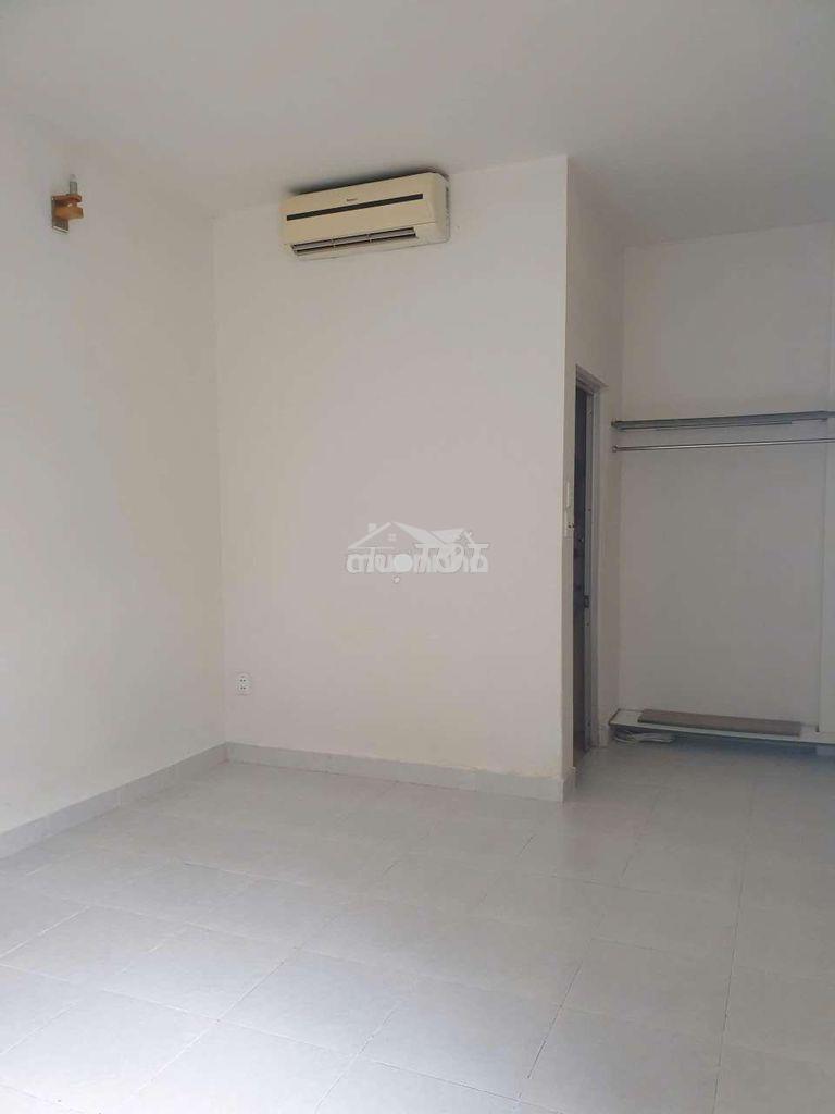 Nhà-nc-2pn-2wc-gia-7,5tr-tl-huynh văn bánh-p11-q.phú nhuận  - 2