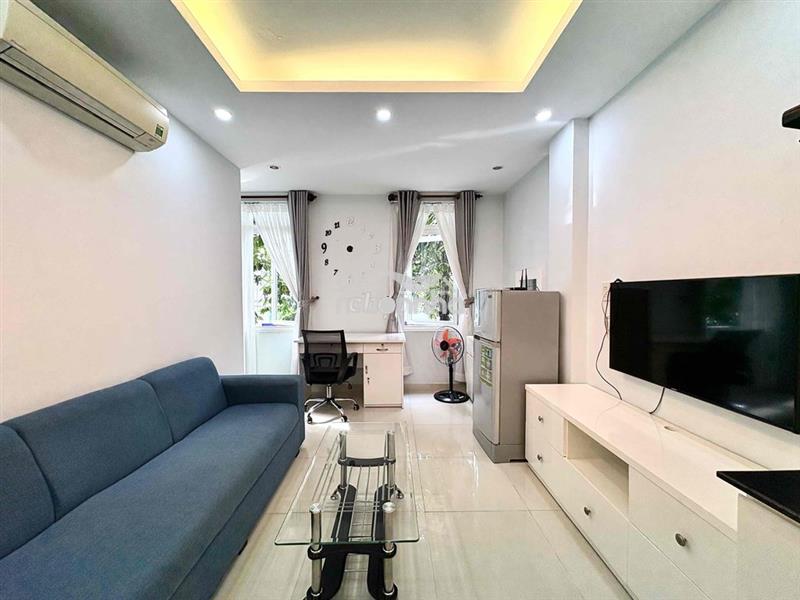 Căn 1 phòng ngủ, ban công siêu đẹp giá tốt khu pmh cạnh sky garden 3