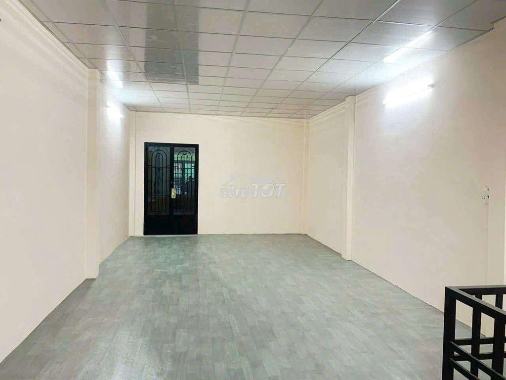 Cho thuê nhà đ/c 139/10 lũy bán bích - 4x15- 1 lầu - lững -2pn-2wc - 3