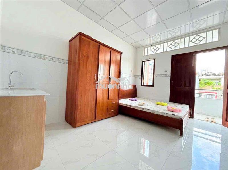 Chính chủ cho thuê phòng ban công full nội thất q10