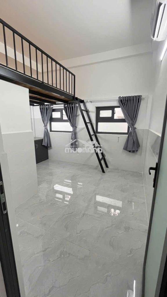Phòng trọ duplex mới, mặt tiền ngay chợ trần văn đang