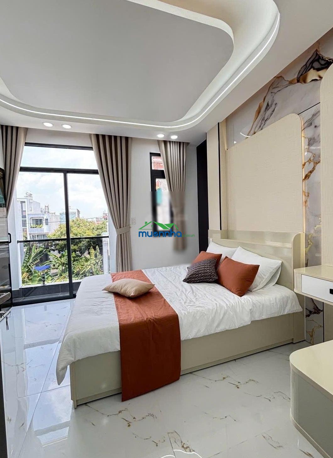 Hoa hậu long trường chỉ 5,99 tỷ còn bớt