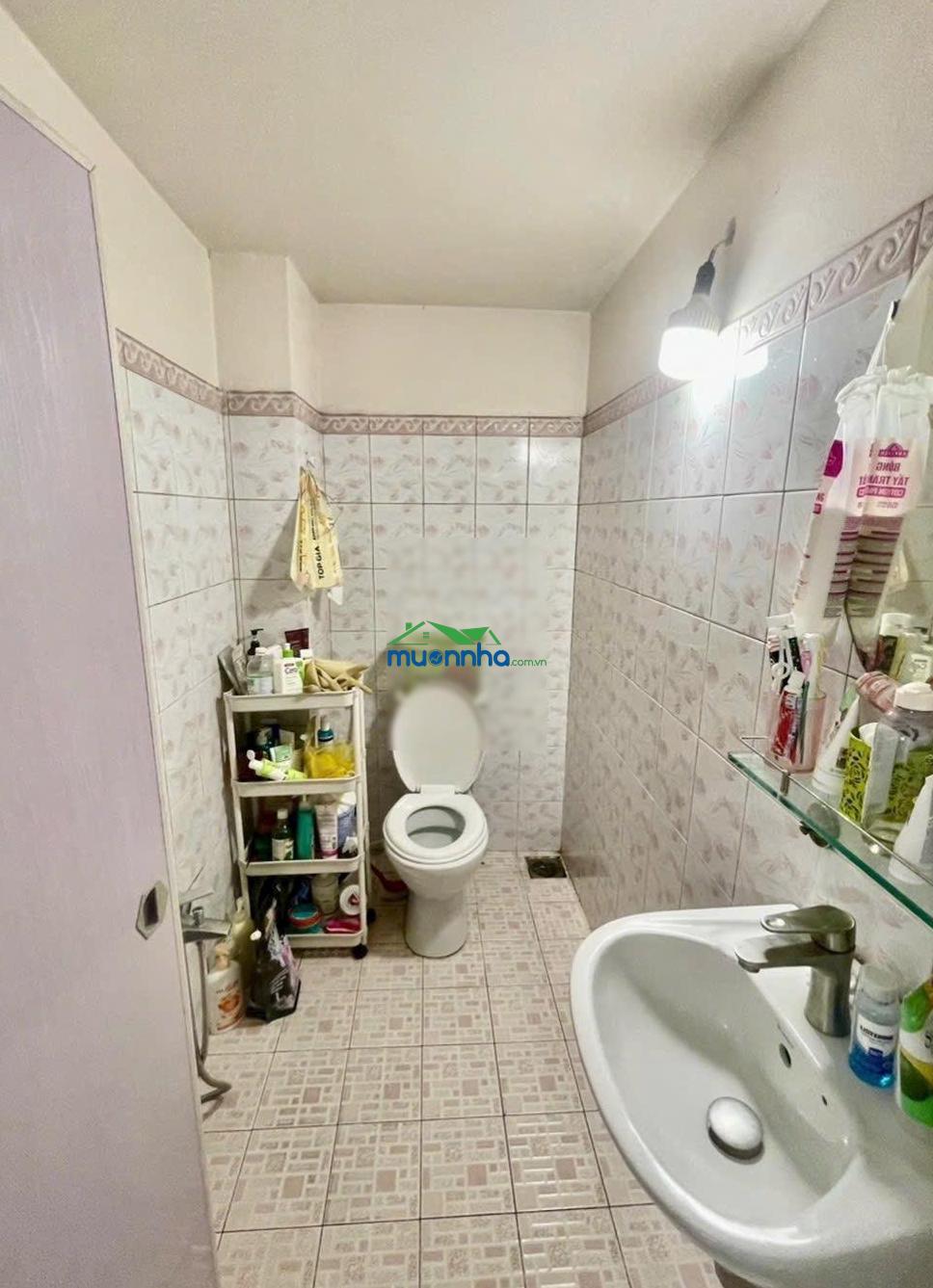 Gò dầu tân phú, 4.4 x 17m (70m²), hẻm 5m, 4 tầng sân thượng, chủ đang gấp bán.