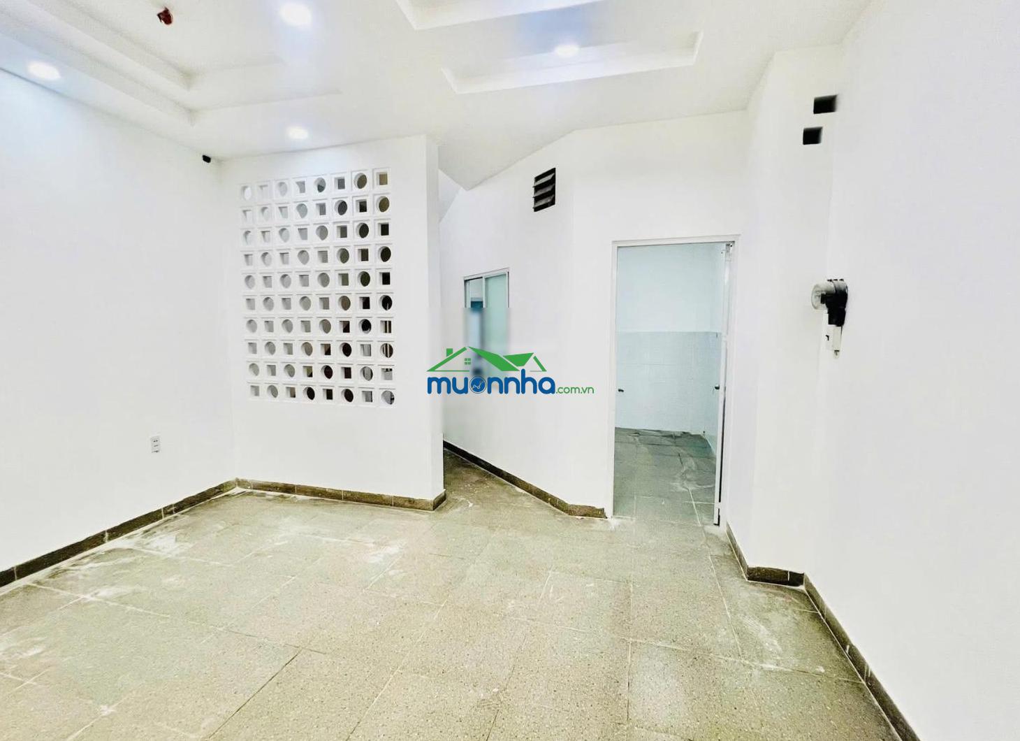 Bán nhà hxt (4x16m) 5 tầng mới cứng khu cao tầng nguyên hồng ngay đại lộ phạm văn đồng