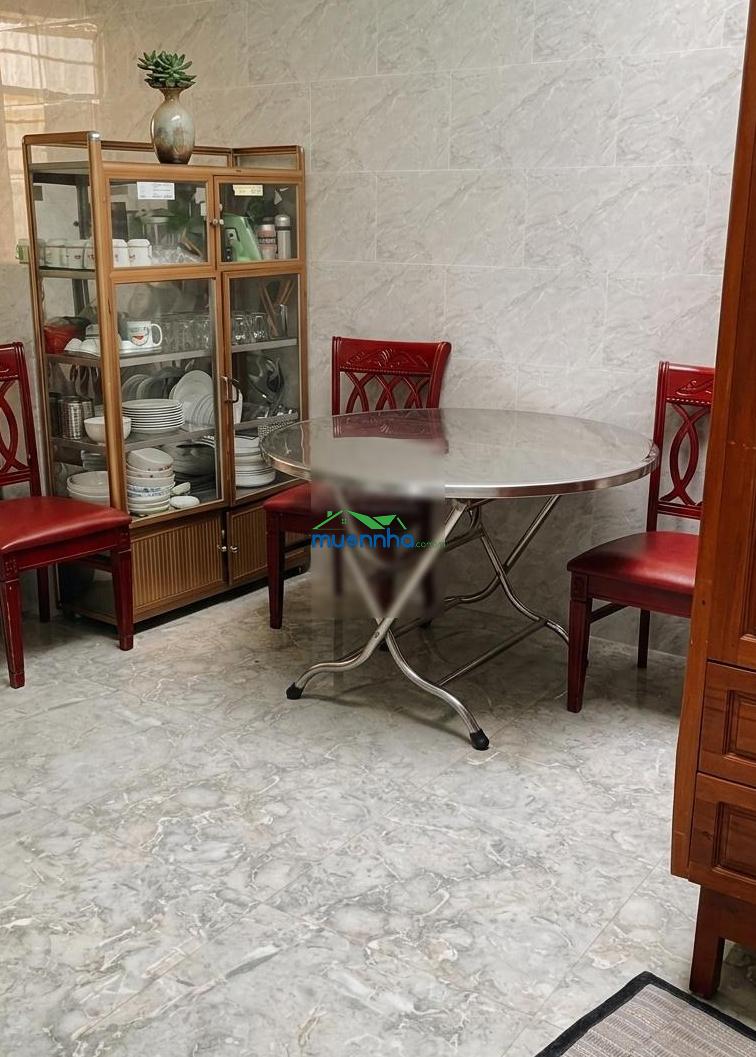 Bán nhà cạnh công viên huyện, dt 162m ngang 9m, đường 16m có vỉa hè, giá 9 tỷ nhỉnh