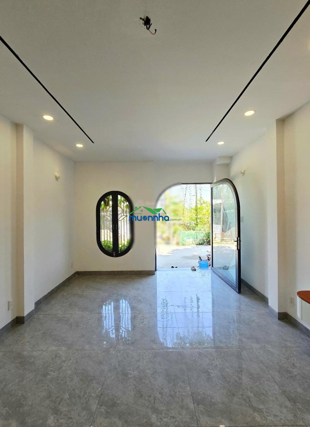 Chỉ 4,1 tỷ sở hữu nhà phố 2 tầng 3pn đường 8m, long trường