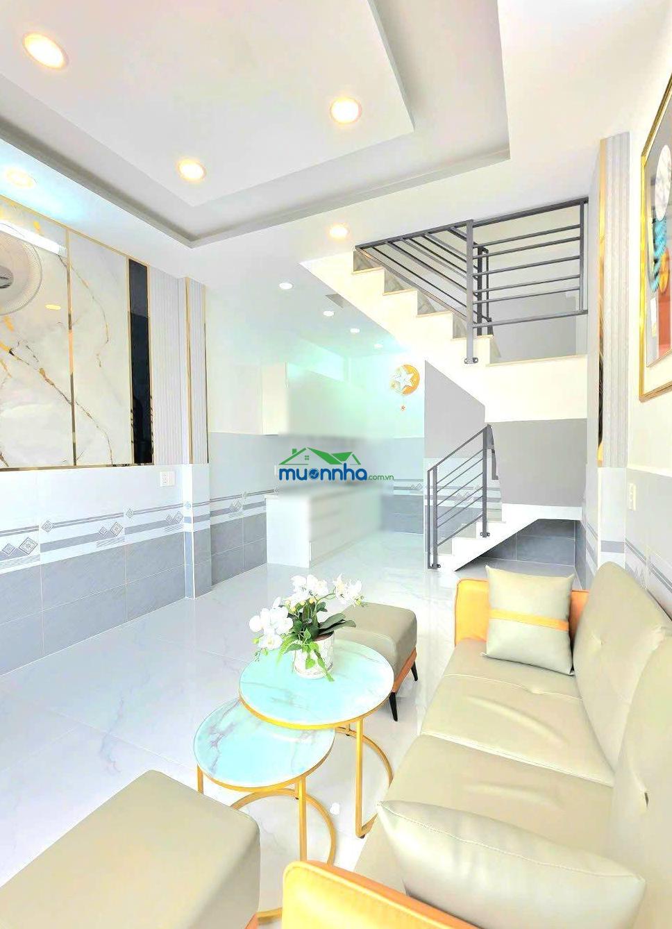 Nhà bán đường xe hơi gần phú mỹ hưng quận 7