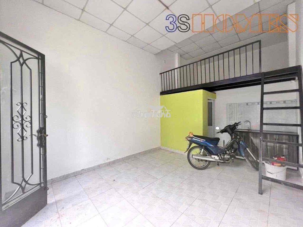 Kiot - hẻm rộng xe đông - có gác lửng - 2