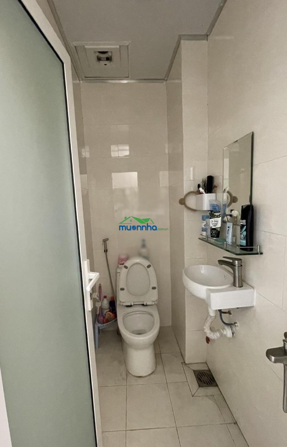 Trung tâm quận 5 ngay trần bình trọng nhà 3 tầng btct - 2pn - 3 wc ngang hơn 4m chỉ 3.2 - 4