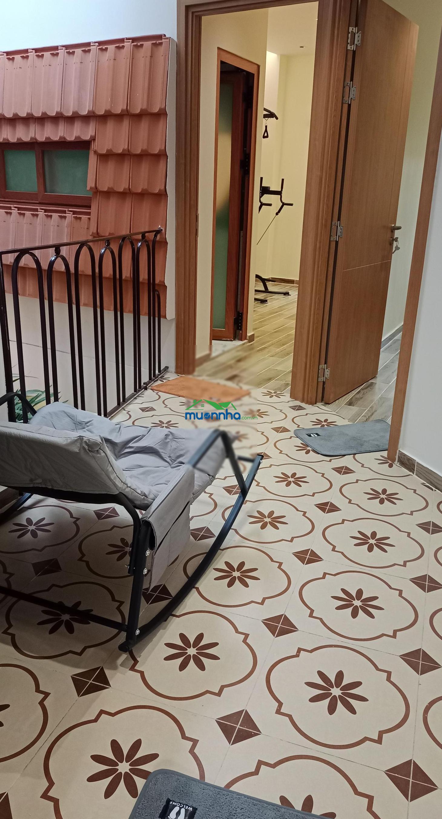 Nhà mới, nội thất đẹp, 70m², có phòng ngủ trệt, hồ bơi trong nhà. chỉ hơn 6t - Ảnh 2