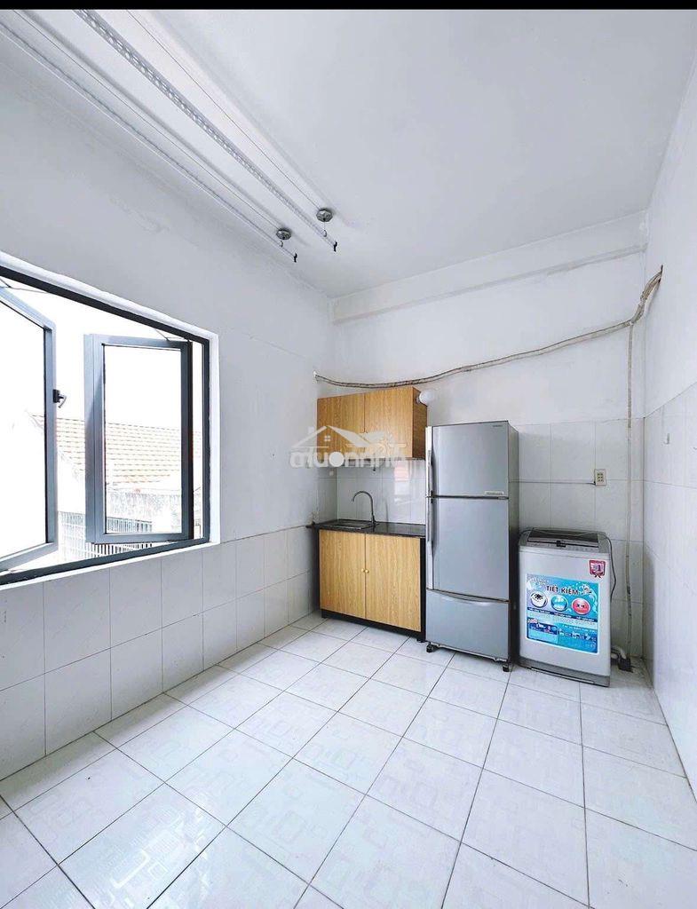 Cho thuê căn hộ 2 phòng ngủ , cửa sổ siêu thoáng - full nội thất